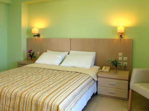 Skiathos Club Hotel Suites