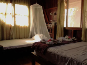Triple Basic Room With Shared Areas and Shared Bathroom