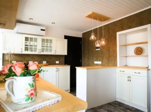 Hotel Tbilisi Central by Mgzavrebi