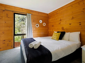 The Lodge   Plush  Quiet   Picturesque