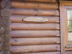 Oak Lodge With Hot Tub, Kingfishers