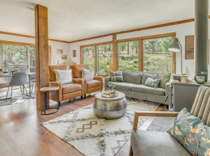 Ruidoso Rental w/ Private Hot Tub: Walk to Midtown