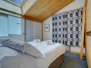 Inukshuk Apartment
