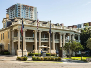 Hotel Ella