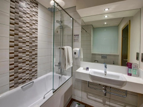 Premier Inn Dubai Ibn Battuta Mall