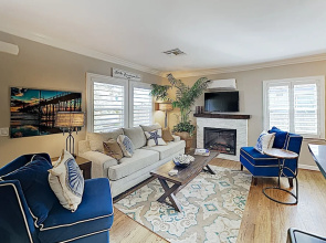 New Listing! Charming Oceanside Getaway 2 Bedroom Home