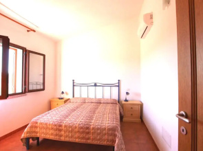 Apartment With one Bedroom in La Ciaccia, With Wonderful sea View and Enclosed Garden - 500 m From the Beach