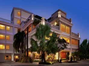 Rattan Inn