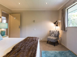 Distinctive Mountain View Spacious Home