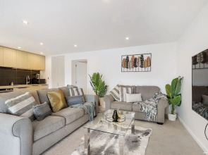 Executive Living in Bluewater