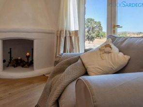 Fabulous Breath-taking Cottage With Pool and Spa