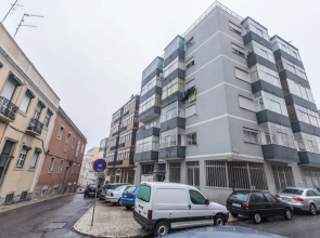 Light Filled Apartment + Free Pick-Up, By TimeCooler