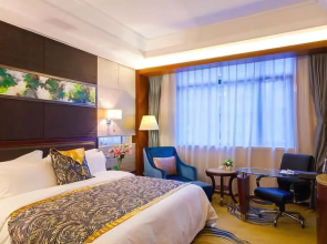 Celebrity City Hotel