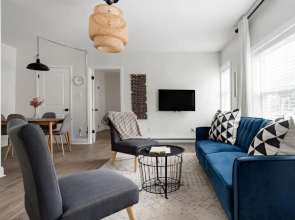 Cozy 2BR on Terrace - Walk to Manayunk