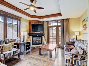 One Ski Hill Place S8325