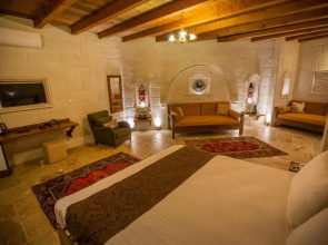 Zara Cave Hotel +10