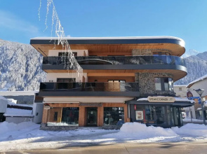 Mos Apartments