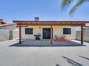 Cozy Arizona Retreat w/ Pool Access, Patio & Grill