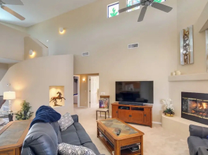 3 Mi to Lake Havasu: Luxe Home w/ Pool & Spa!