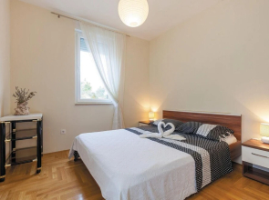 Nice Home in Podstrana With Wifi and 2 Bedrooms