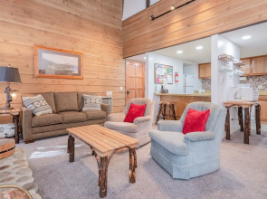 New Listing! Downtown Condo w/ Fireplace & Pool condo