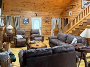 Cozy Trenton Cabin w/ Spa ~ 15 Mi to Lookout Mtn!