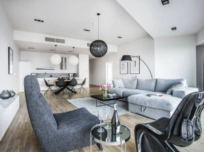 In The Sky - Sky Tower Apartments