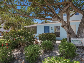 Minnow 1 1 Bedroom Cottage by RedAwning