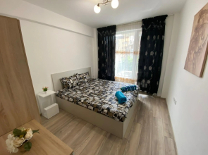Brand New Cozy 1BR flat with AC & FREE street Parking