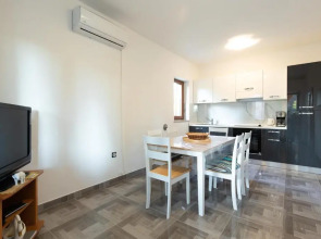 Apartment BAZINA - airconditioning, parking, 500m from the beach