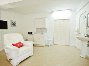 Cattleya's Blue Suite