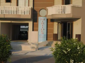 Niriides Studios And Apartments