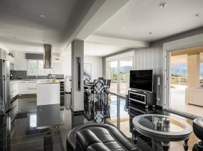 Euphoria Seaview Residences with Shared Pool by Konnect