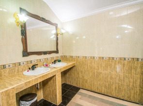 Puri Saron Hotel Madangan