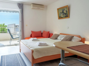 Studio With Sea View for 2-3people by the Water
