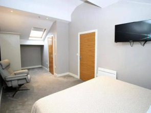 Sheffield City Retreat - Modern Apartment
