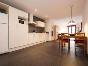 Liceu Apartments by gaiarooms