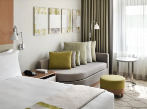 Отель Holiday Inn & Suites Dubai Festival City an IHG