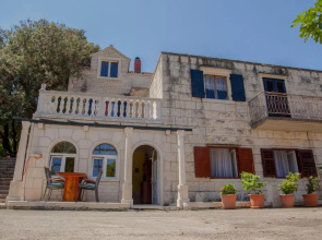 Apartment Curri