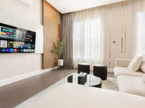 Luxurious 2-bedroom Flat With Relaxation Space