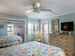 Gulf Shore Condo #310 - 2 Br condo by RedAwning