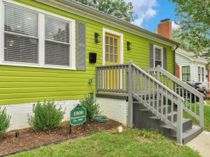 Stylish 4BR Haven Backyard and Fire Pit
