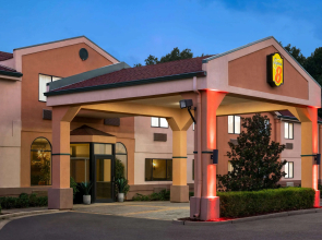 Super 8 by Wyndham Clinton