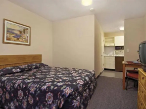 Savannah Suites-Stone Mountain
