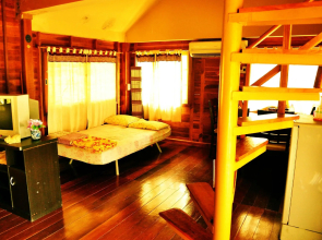 Kaengkrachan Riverside Resort And Camping