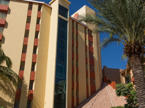 Luna Palace Hotel and Suites