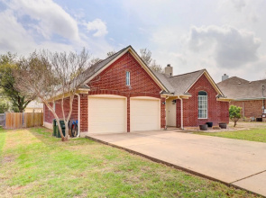 Airy Georgetown Home w/ Fire Pit!