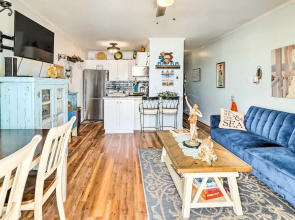 North Topsail Oceanfront Condo w/ Balcony!