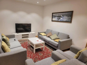 2 bed Room Quite and Central House in Orebro