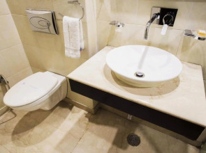 Rockland Hotel - C R Park